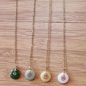 Elegant Gold and Multicolor Pendant Necklace Set
